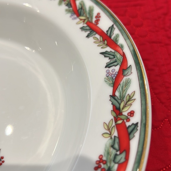 Dansk Nordic Holiday 8.75” Rimmed Soup Salad Bowls Christmas Tree Set of 4 - Picture 6 of 7